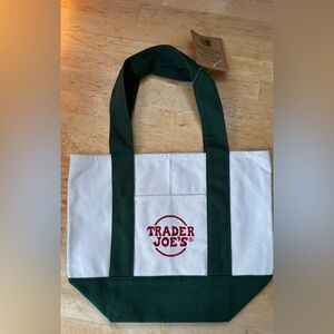 NWT GREEN MINI TRADER JOE’S TOTE BAG!